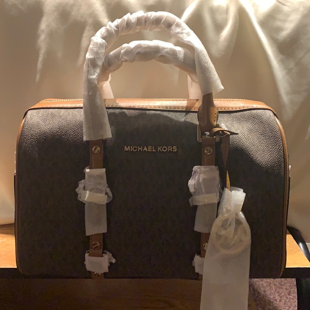 Michael Kors Hand Bag - Picture 1 of 1